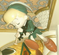 ホールのラッパを吹くチンク♪